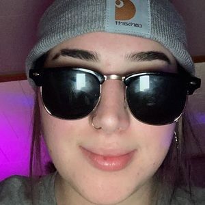 Meet your Posher, Riley